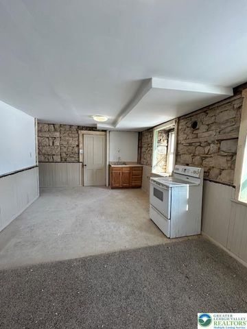 857 Penn Drive, West Penn Twp, PA 18252