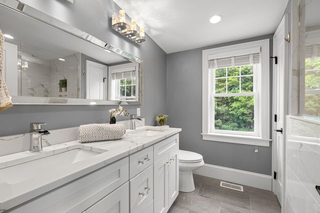 64 Overlook Rd, Arlington, MA 02474