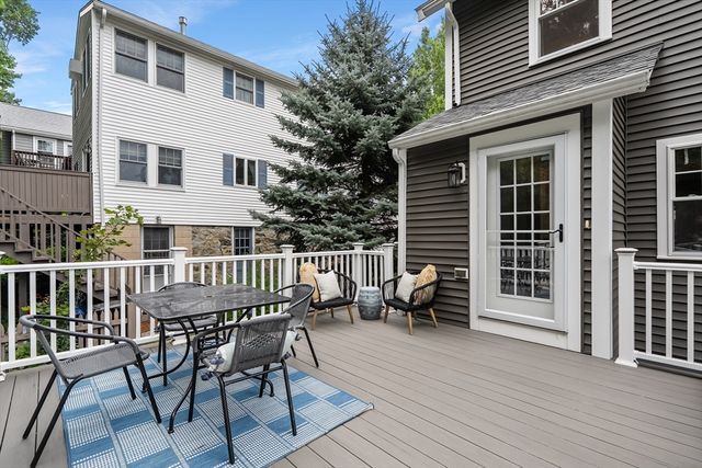 64 Overlook Rd, Arlington, MA 02474