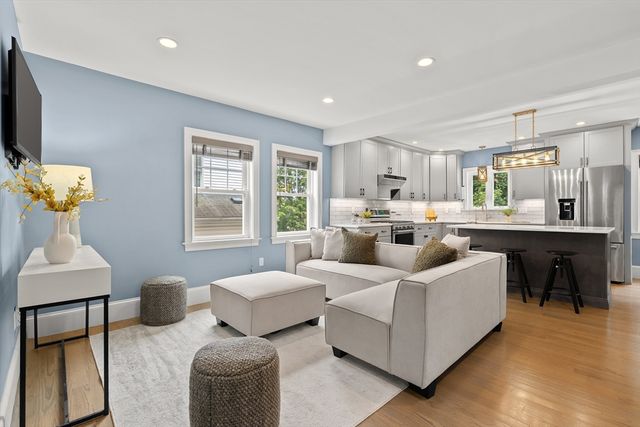 64 Overlook Rd, Arlington, MA 02474