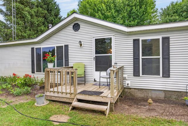 6178 Meredith Grade Road, Harrison, MI 48625