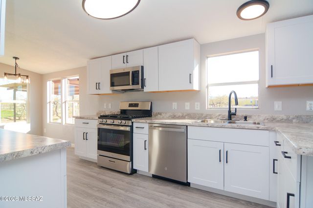 8381 S Marstellar Road, Tucson, AZ 85736