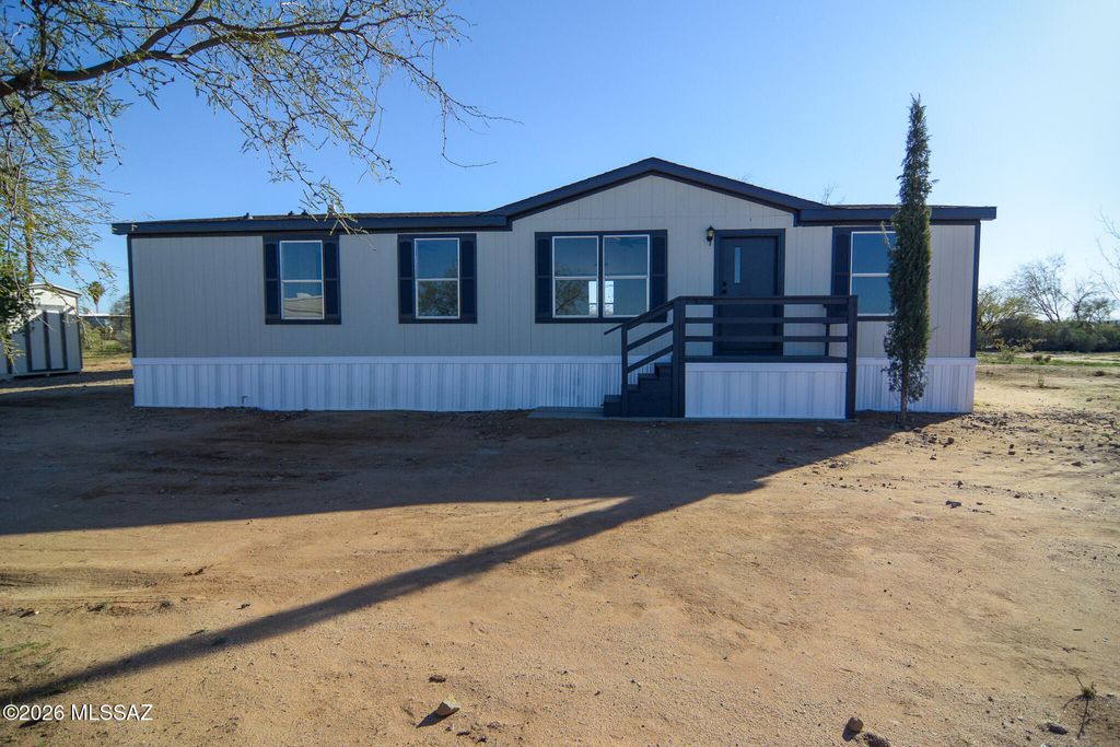 8381 S Marstellar Road, Tucson, AZ 85736