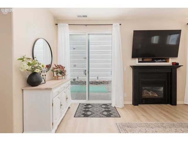 1653 RILEY Ln, Eugene, OR 97402