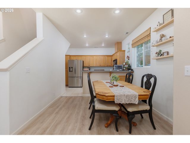 1653 RILEY Ln, Eugene, OR 97402