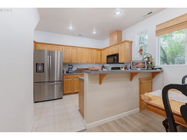 1653 RILEY Ln, Eugene, OR 97402
