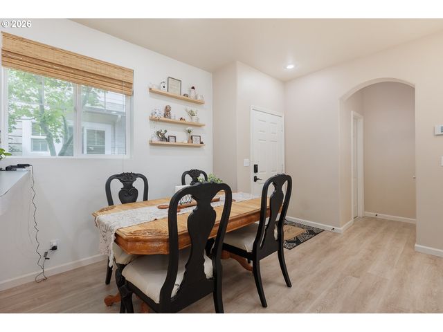 1653 RILEY Ln, Eugene, OR 97402