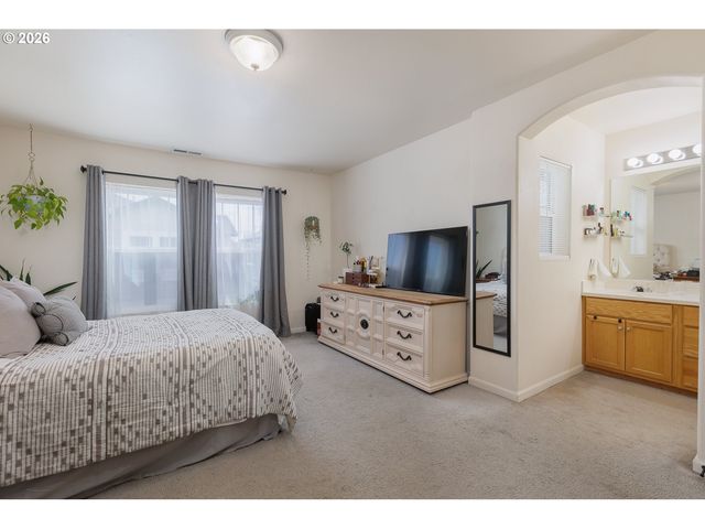 1653 RILEY Ln, Eugene, OR 97402