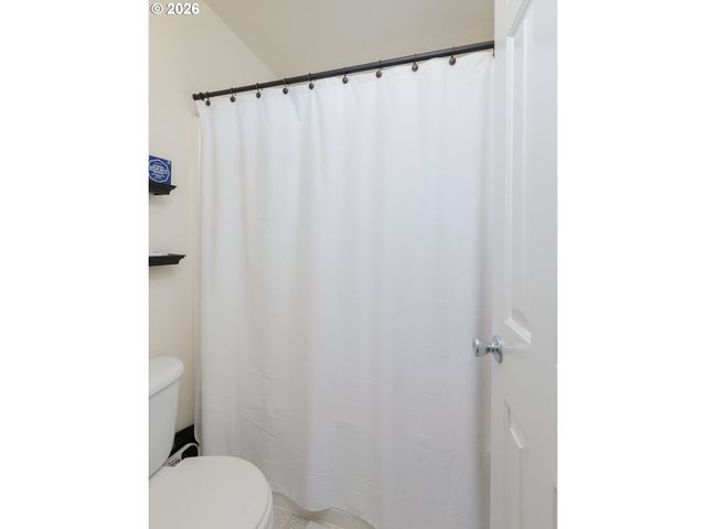 1653 RILEY Ln, Eugene, OR 97402