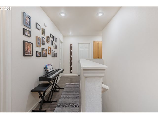 1653 RILEY Ln, Eugene, OR 97402