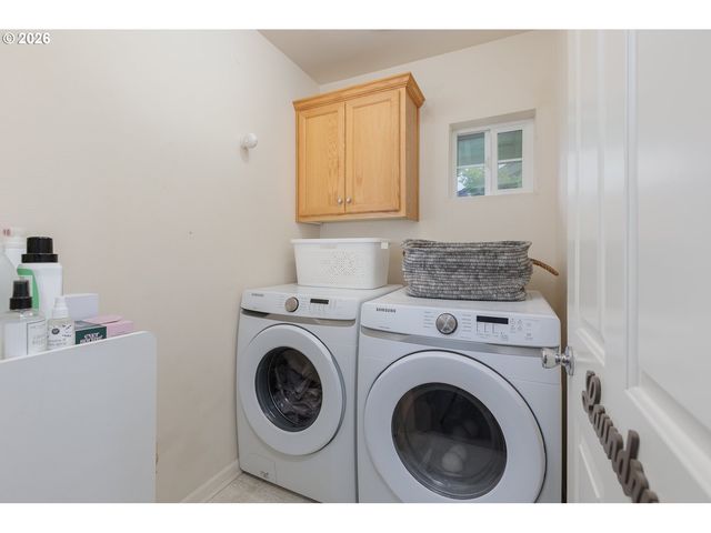 1653 RILEY Ln, Eugene, OR 97402