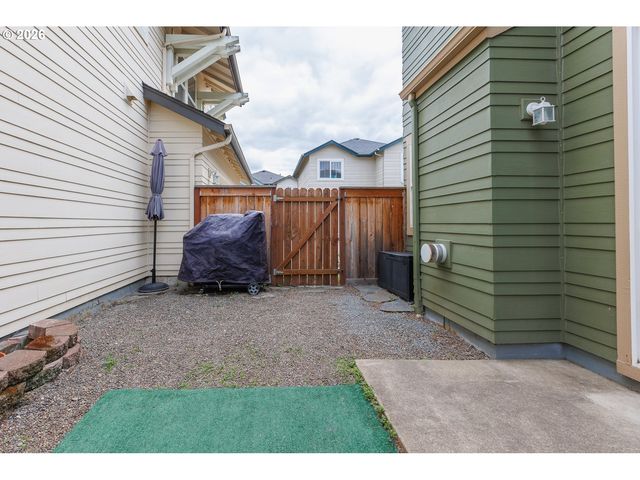 1653 RILEY Ln, Eugene, OR 97402
