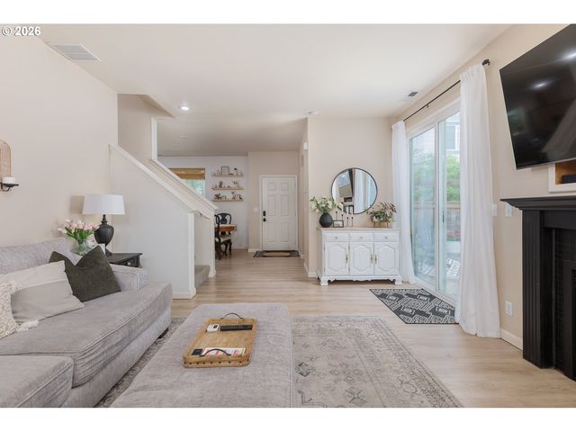 1653 RILEY Ln, Eugene, OR 97402