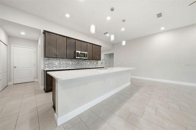 2524 CARRIAGE POINTE LOOP, Apopka, FL 32712