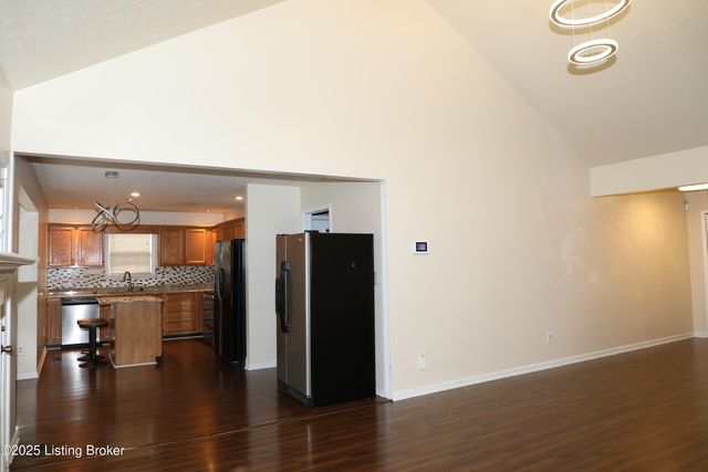 11501 Halifax Dr, Louisville, KY 40245