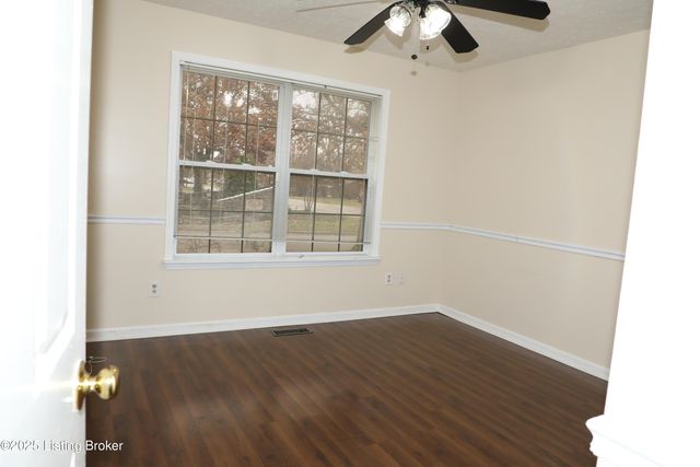 11501 Halifax Dr, Louisville, KY 40245