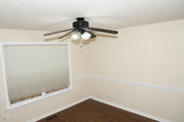 11501 Halifax Dr, Louisville, KY 40245