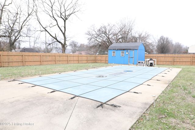 11501 Halifax Dr, Louisville, KY 40245