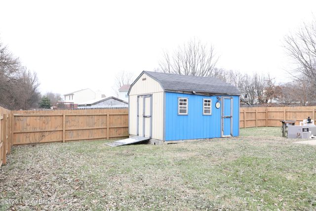 11501 Halifax Dr, Louisville, KY 40245