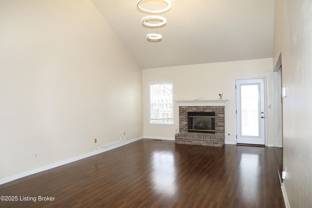 11501 Halifax Dr, Louisville, KY 40245