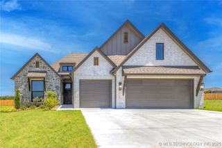 5109 S Everett Drive, Sand Springs, OK 74063