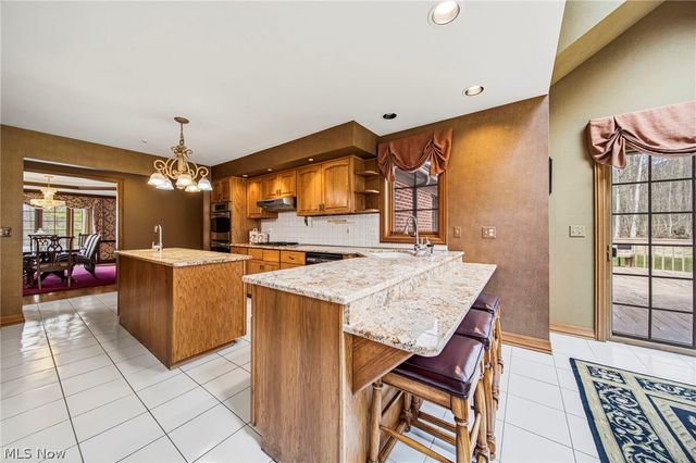 1255 Fox Hill Drive, Gates Mills, OH 44040