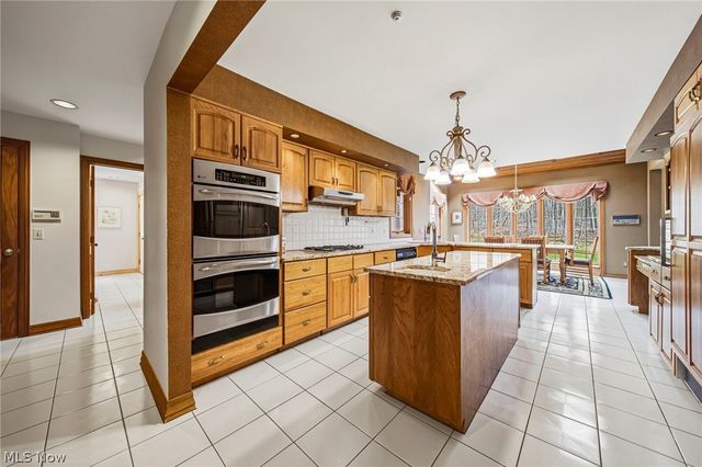 1255 Fox Hill Drive, Gates Mills, OH 44040