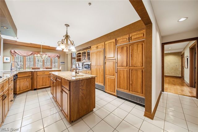 1255 Fox Hill Drive, Gates Mills, OH 44040