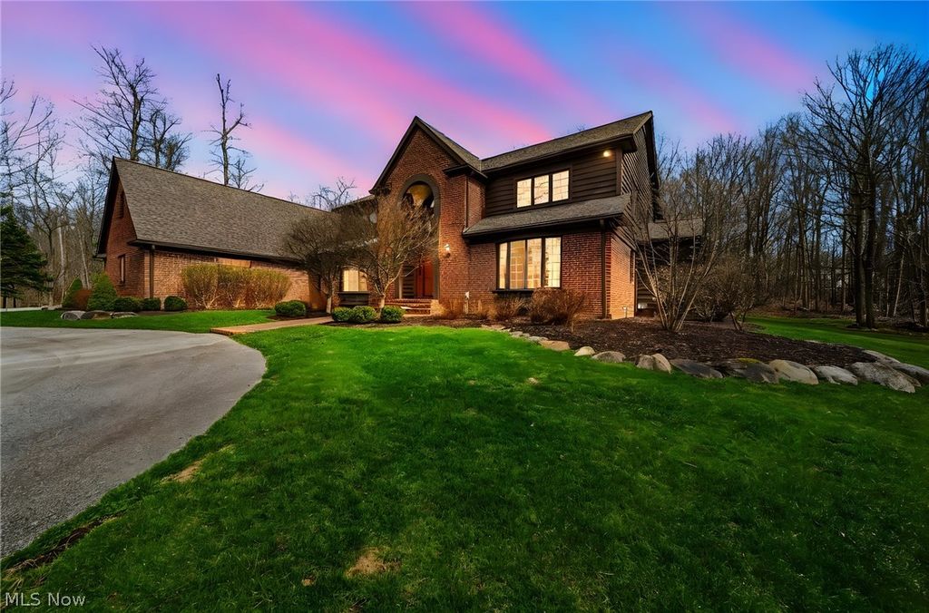1255 Fox Hill Drive, Gates Mills, OH 44040