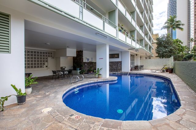 445 Kaiolu Street 712, Honolulu, HI 96815