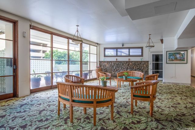 445 Kaiolu Street 712, Honolulu, HI 96815