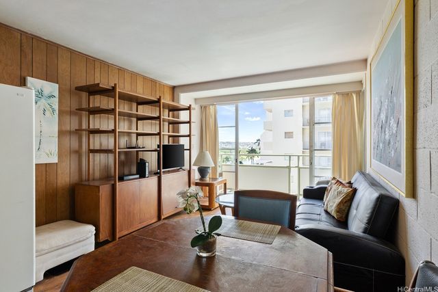 445 Kaiolu Street 712, Honolulu, HI 96815