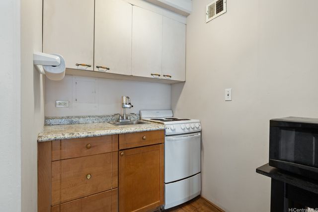 445 Kaiolu Street 712, Honolulu, HI 96815