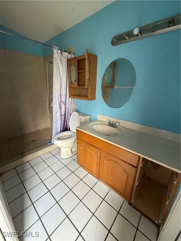 633 SW 10th PL, Cape Coral, FL 33991