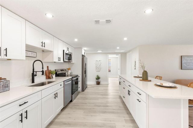 10200 AMADEUS DRIVE, Port Richey, FL 34668