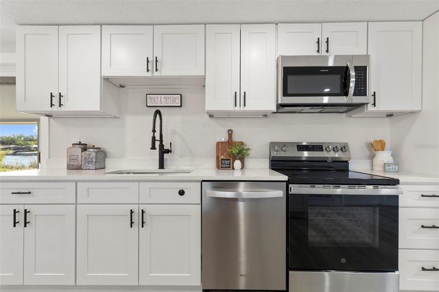 10200 AMADEUS DRIVE, Port Richey, FL 34668