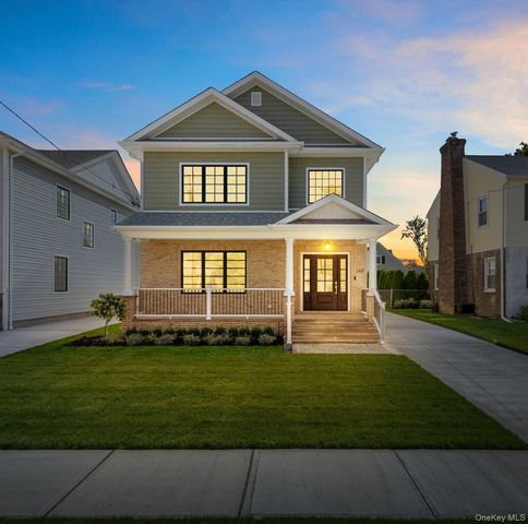 148 Latham Road, Mineola, NY 11501