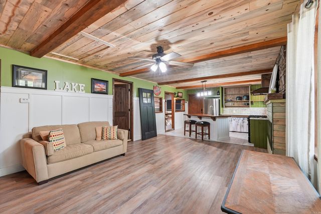 99 Roxie Ln., Greers Ferry, AR 72067