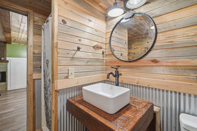 99 Roxie Ln., Greers Ferry, AR 72067