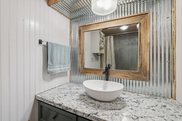 99 Roxie Ln., Greers Ferry, AR 72067