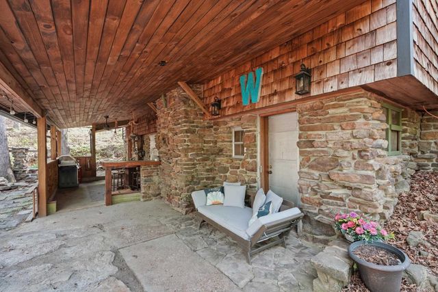 99 Roxie Ln., Greers Ferry, AR 72067