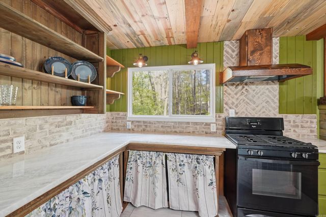 99 Roxie Ln., Greers Ferry, AR 72067