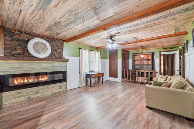 99 Roxie Ln., Greers Ferry, AR 72067