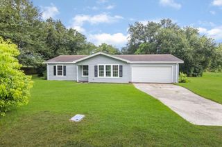 512 N Inwood Drive, Bridge City, TX 77611