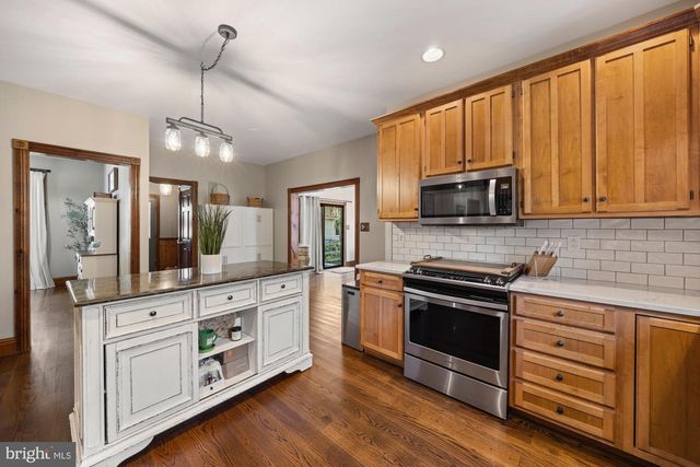 416 BROAD ST, Elmer, NJ 08318