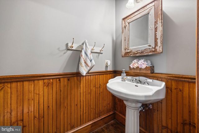 416 BROAD ST, Elmer, NJ 08318
