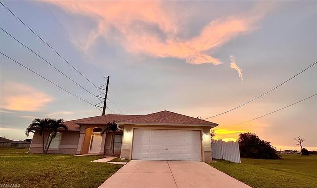 2720 1st PL, Cape Coral, FL 33909