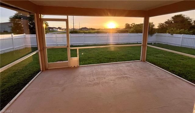2720 1st PL, Cape Coral, FL 33909