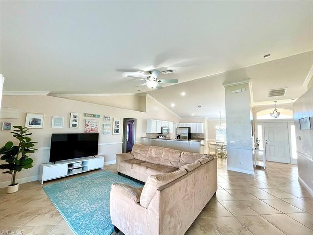 2720 1st PL, Cape Coral, FL 33909