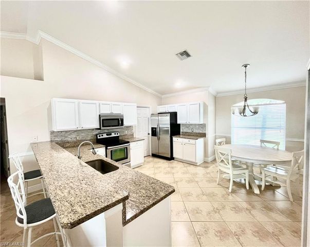 2720 1st PL, Cape Coral, FL 33909